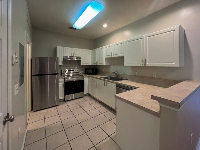 Foto del edificio - 1/1 Condo in the Greens at West End - Available mid-June!