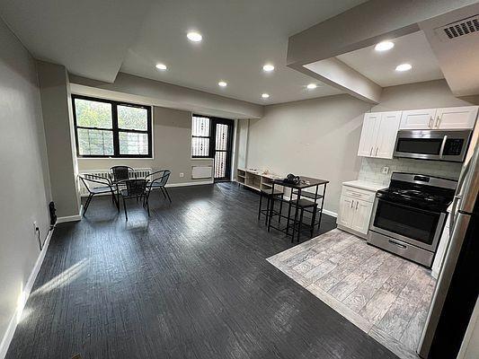 Foto del edificio - 1 bedroom in BRONX NY 10467