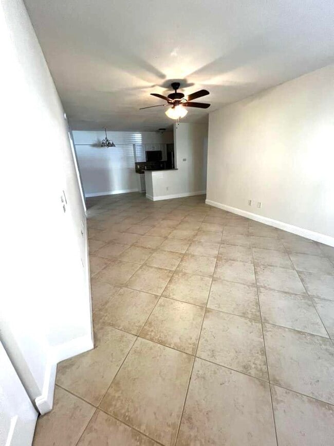 Building Photo - 10354 Fox Trail Rd S