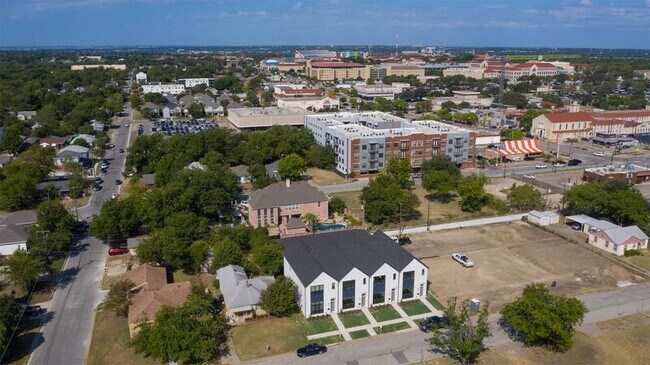 Foto del edificio - 3132 Wayside Ave