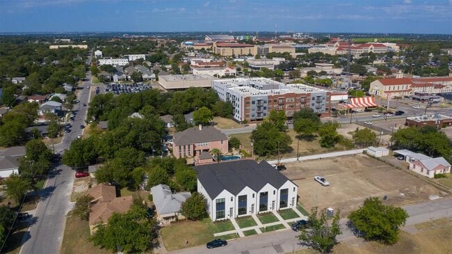 Photo - 3132 Wayside Avenue - 1 Townhome