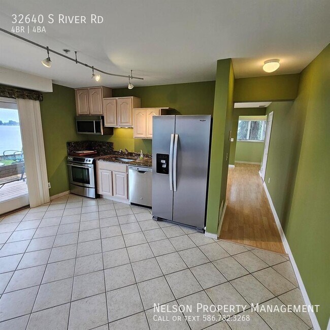 Building Photo - 32640 S River Rd