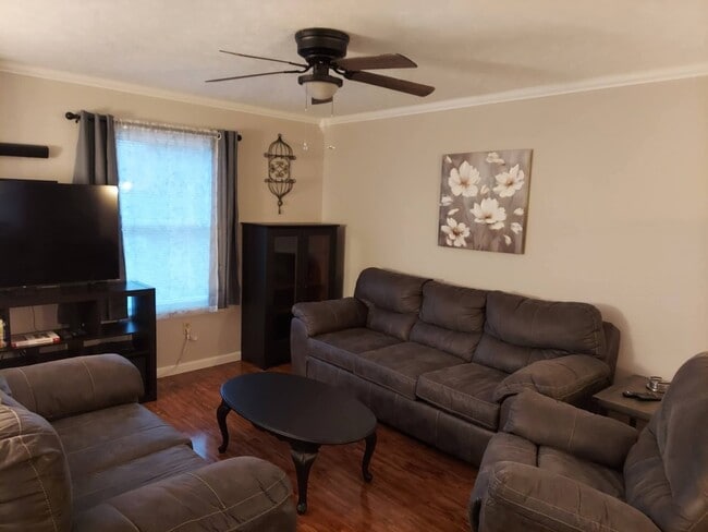 Foto del edificio - 520 Spillman Dr