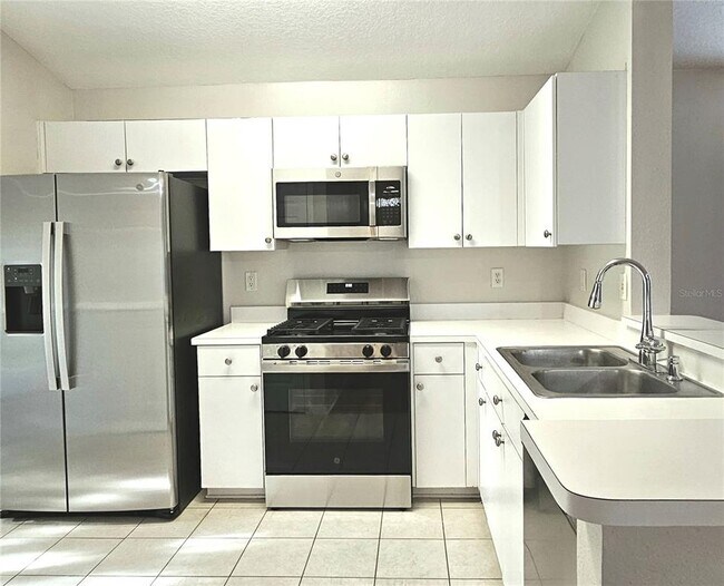 Foto del edificio - 5802 Tanagerlake Rd