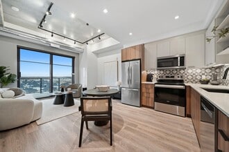 Building Photo - Damask