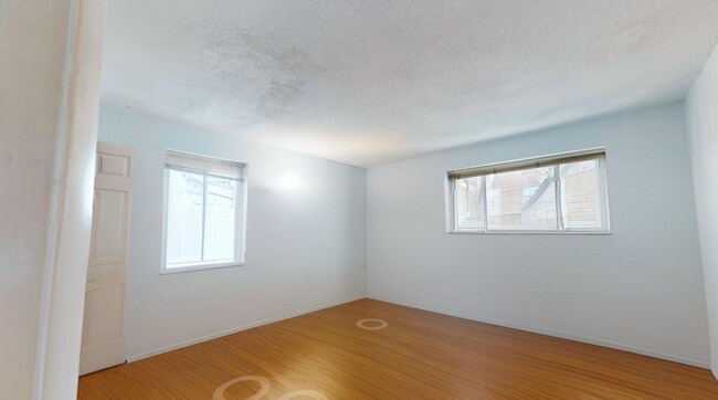 Foto del edificio - 280 Corey Rd