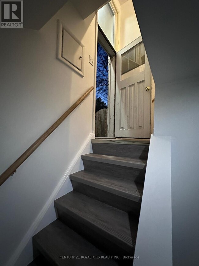 Building Photo - 50 Marbury Crescent