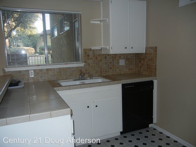 Building Photo - 42865 15th St W