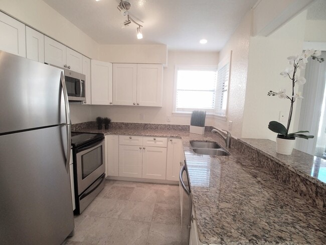 Beautiful Remodeled First Floor 2/2 Condo... - Beautiful  Remodeled First Floor 2/2 Condo...