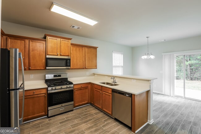 Building Photo - 188 Palisades Dr