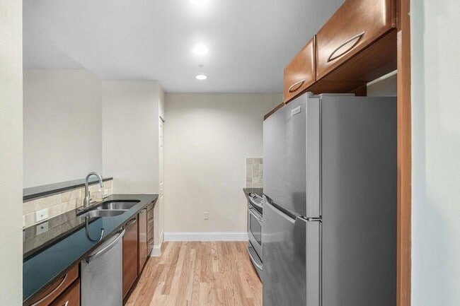 Photo - 511 Lucerne Ave Apartment