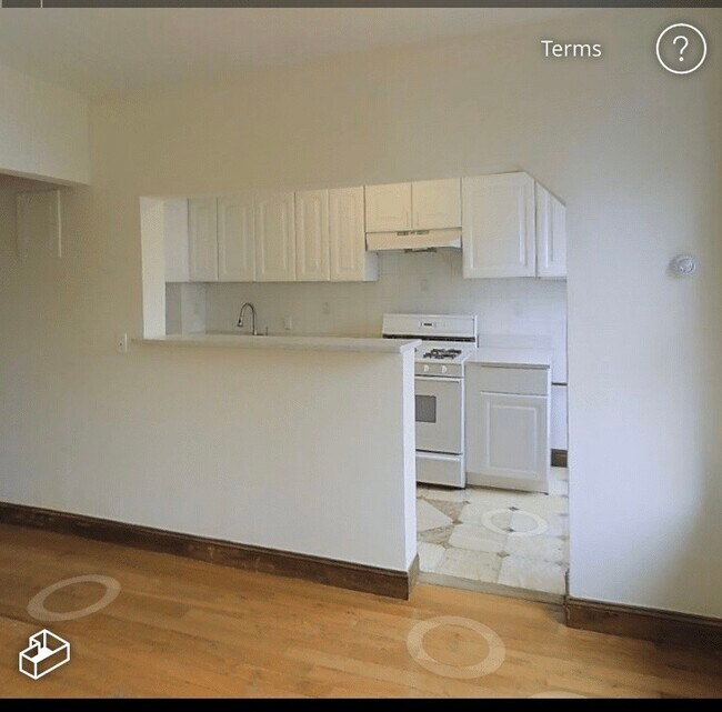 Kitchen with granite countertops - 354 E 116th St