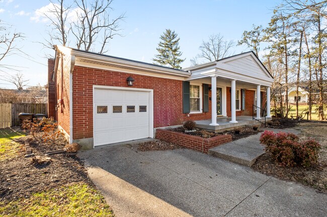 Building Photo - 318 Castleview Dr