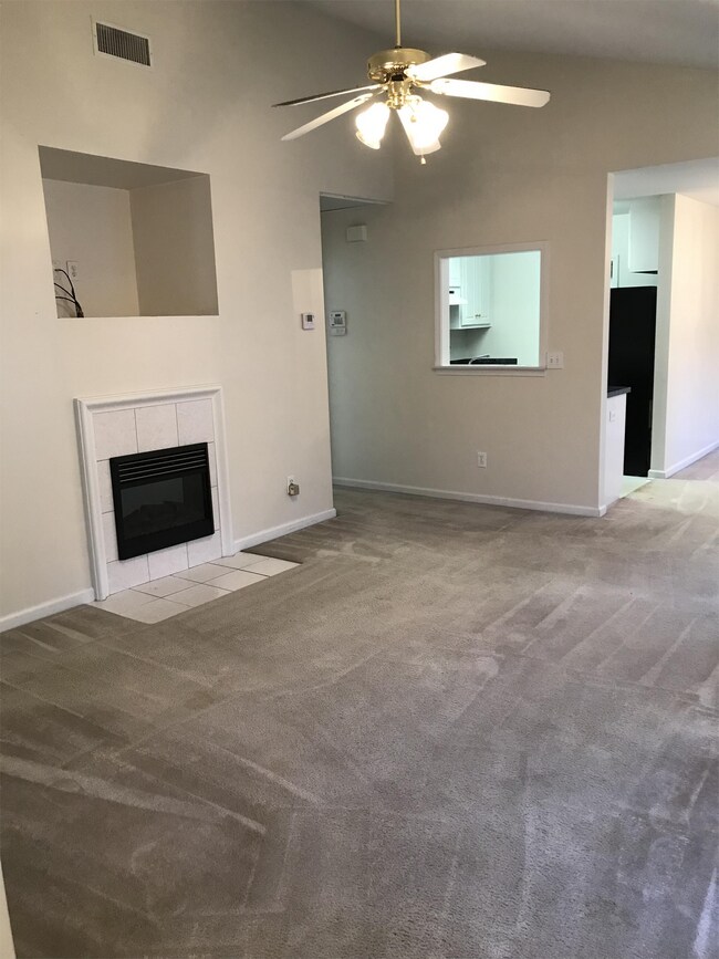Foto del edificio - 2742 Garden Brook Ct