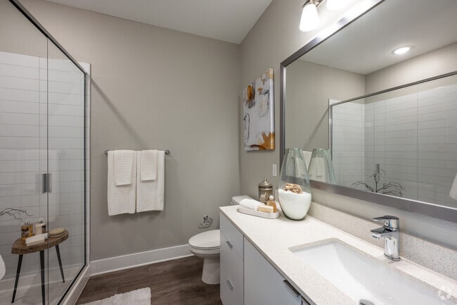 2BR, 2BA - 1,055SF - Seminole - Primary Bathroom - Seven41 Winter Park