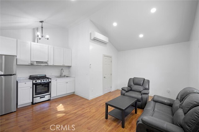 Foto del edificio - 7913 Vanscoy Ave