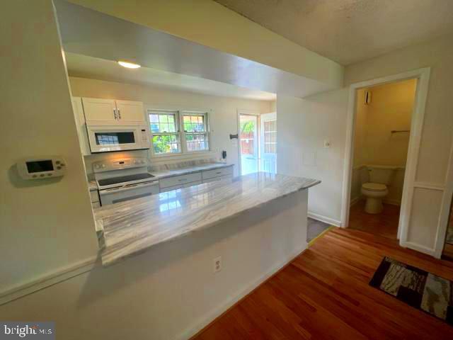 Foto del edificio - 429 Hampton Ct