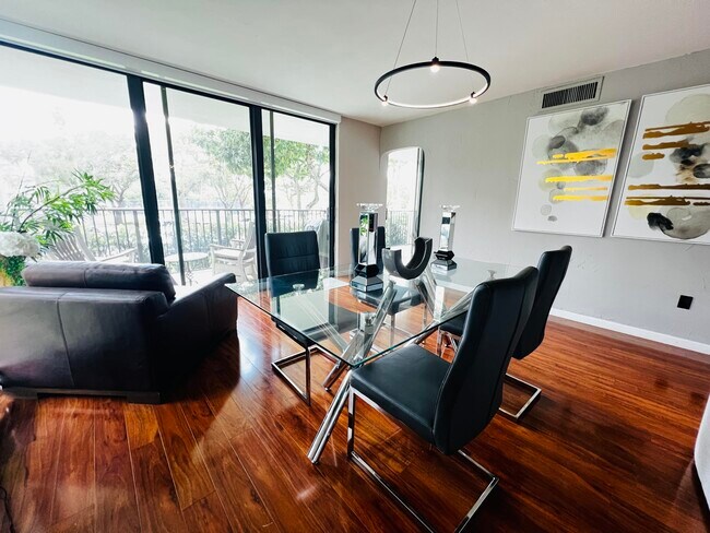 Foto del edificio - 1201 River Reach Dr