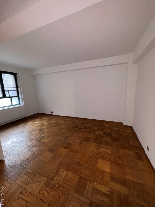 Building Photo - 24 Metropolitan Oval