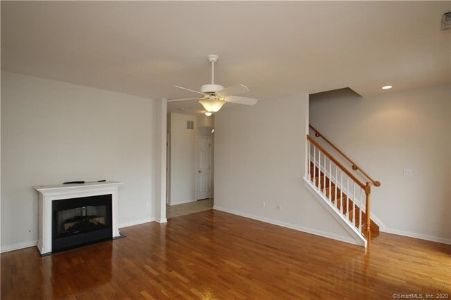 Building Photo - 43 Beach Shore Dr