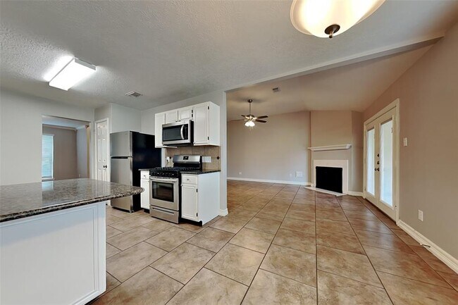 Foto del edificio - 22623 Red Pine Dr
