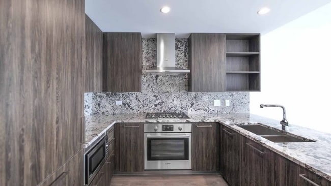 Building Photo - 749 N Hudson Ave