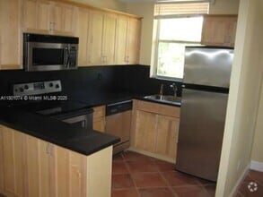 Building Photo - 1801 S Treasure Dr