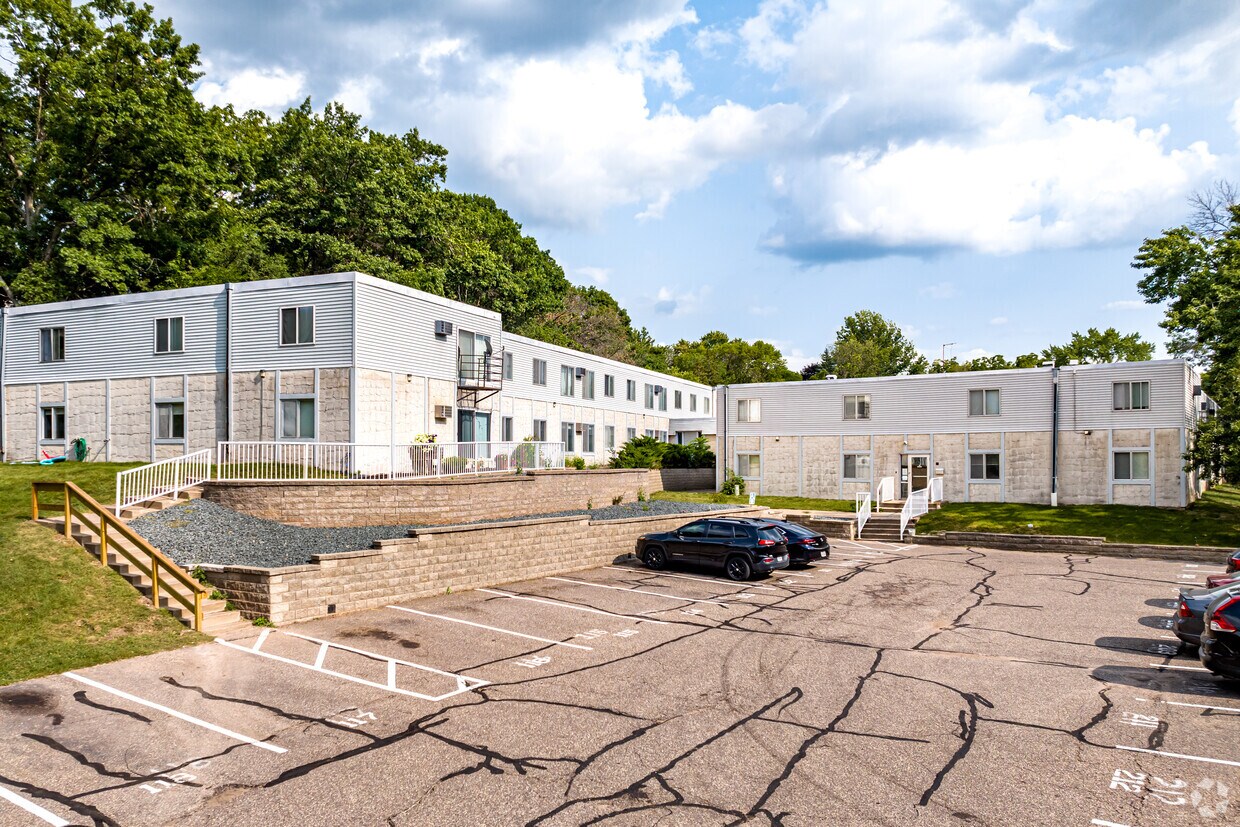 Riverview Apartments Apartments in Hudson, WI