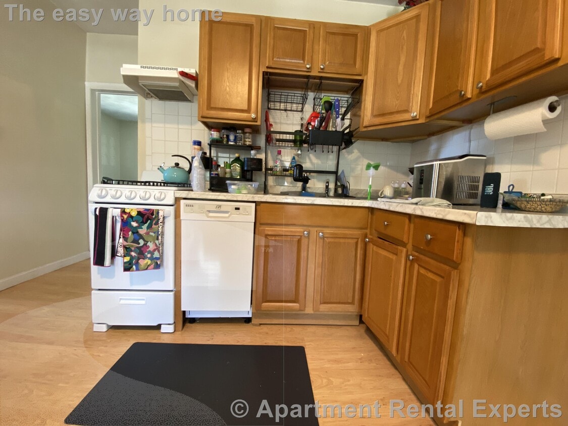 Photo - 57 Bishop Allen Dr Unit #3R