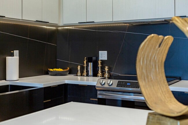 MCKENZIE 2 BR | 2 BA | 1,088SF - Kitchen - Mckenzie