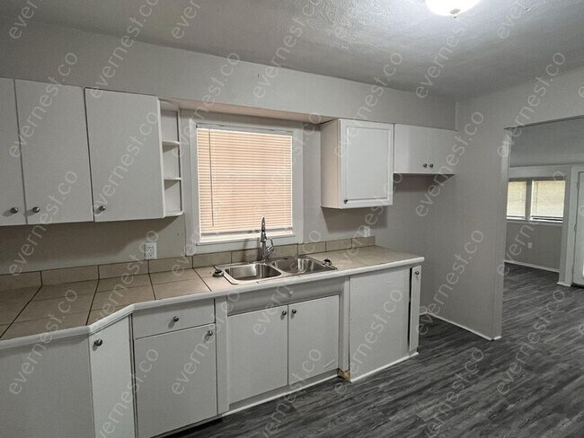 Foto del edificio - 126 E Santa Clair St