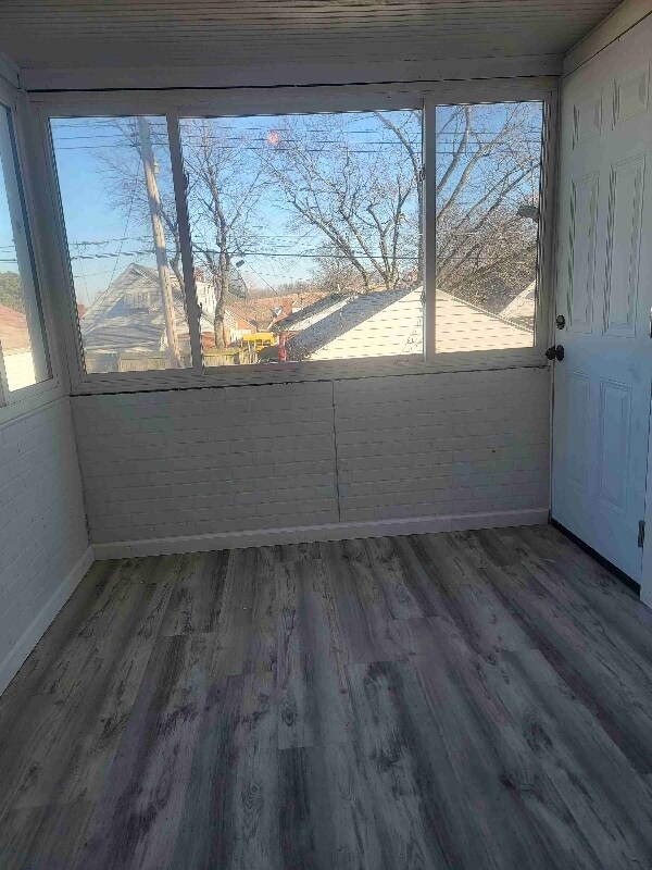Building Photo - 5976 Drury Ln