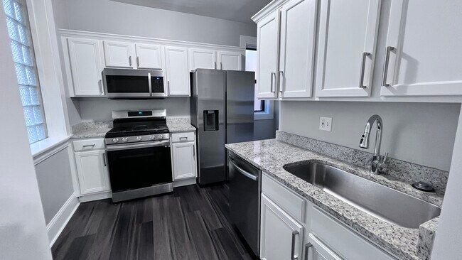 Foto del edificio - 2354 E 72nd St