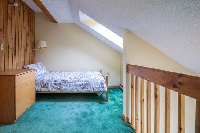 Building Photo - 135 Snowood Dr