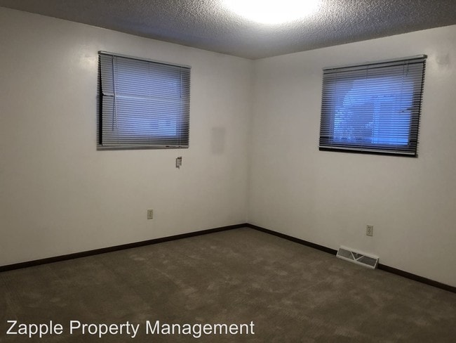 Building Photo - 2 br, 2 bath House - 104 W. Riverside