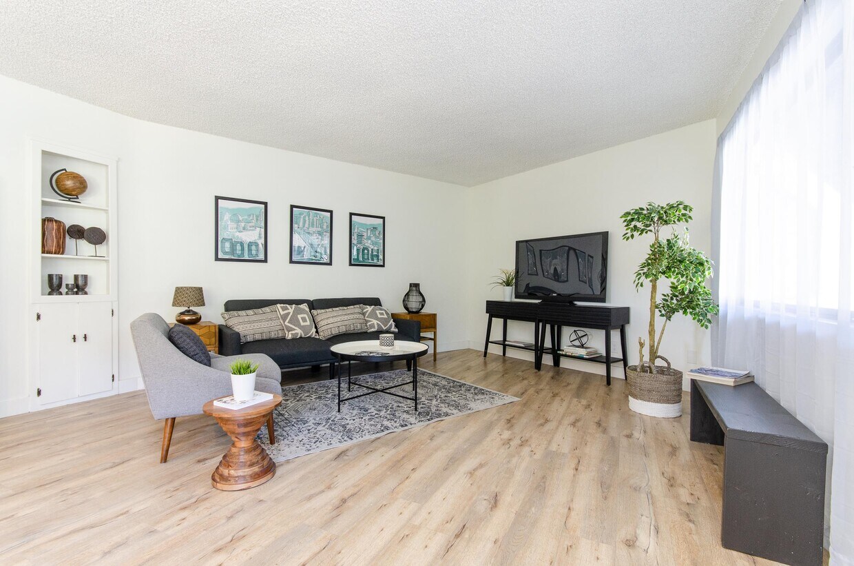 Primary Photo - 337 S Avenue 60