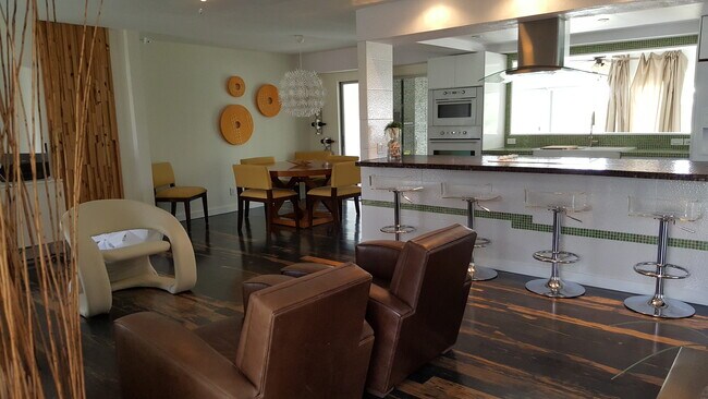 Foto del edificio - 7108 NW 66th St