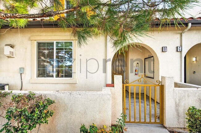 Building Photo - 15916 Lasselle St