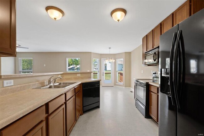 Foto del edificio - 627 Country Heights Dr