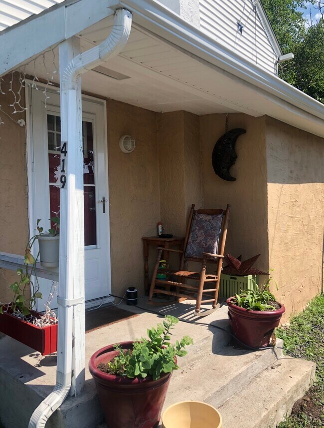 Foto del edificio - 419 Lincoln Ave