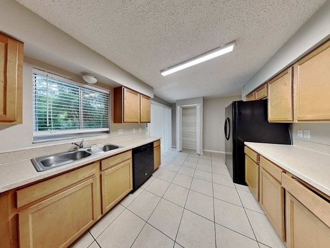 Foto del edificio - 4419 Orangebrook Dr