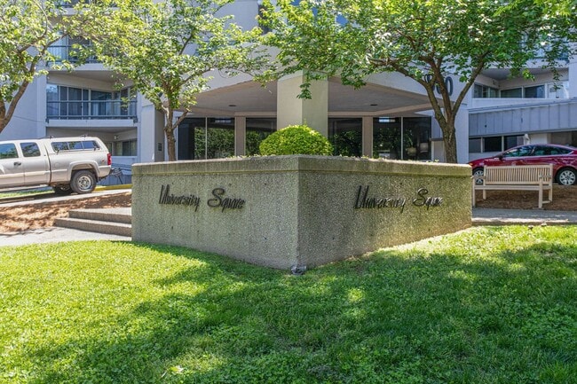 Building Photo - AVAILABLE JANUARY 3RD - JULY 31ST 2026. $1650 FURNISHED INCLUDING UTILITIES AND WIFI 1 BD 1 BATH ...