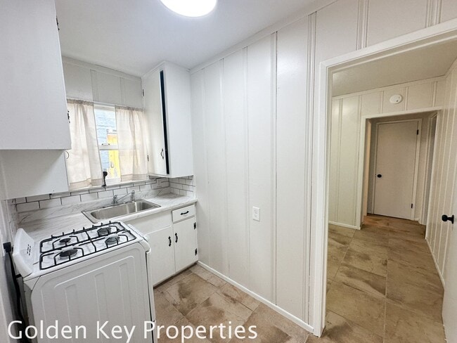 Building Photo - Single-level ADU on the beach - ALL UTILIT...
