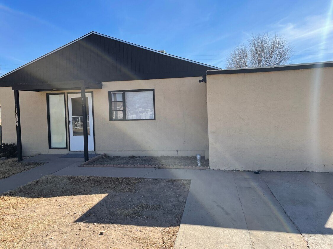 2 br, 1 bath House 1204 Stone Street House for Rent in Roswell, NM