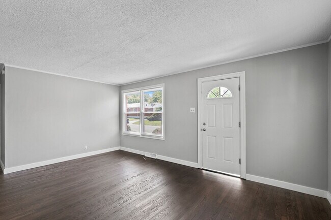 Foto del edificio - 9029 Trefore Ave