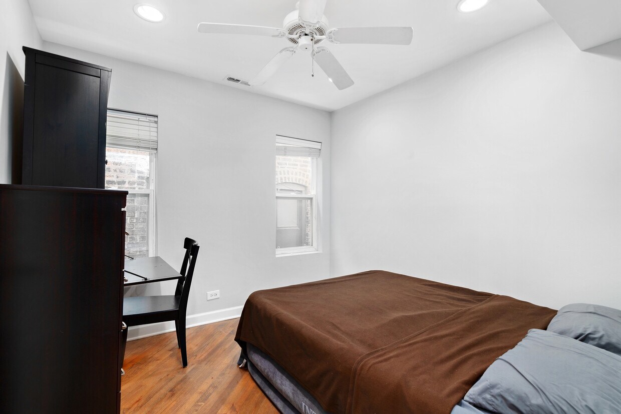 Foto principal - 2100 N Damen Ave