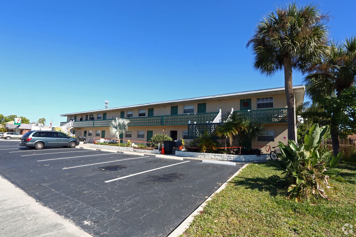 Parker House Apartaments - 808 Miramar