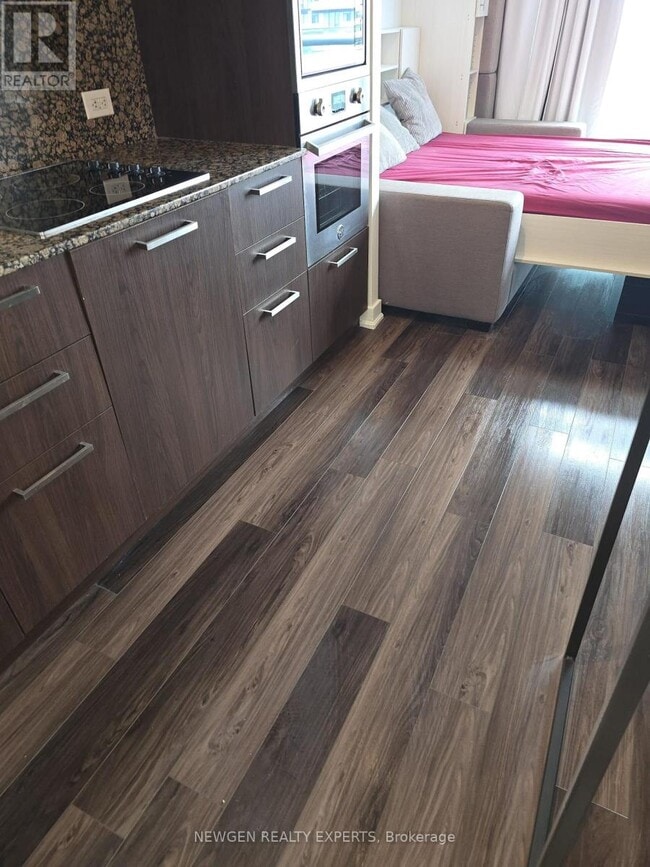 Building Photo - 14 York St