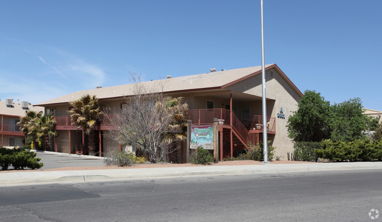 Foto del edificio - Desert Oasis Apartments & Homes