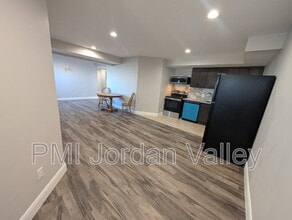 Building Photo - 408 RIGDON St